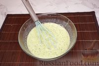 Фото приготовления рецепта: Блинчики из брокколи с копчёной курицей, огурцами и сыром - шаг №5