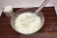 Фото приготовления рецепта: Блинчики из брокколи с копчёной курицей, огурцами и сыром - шаг №6