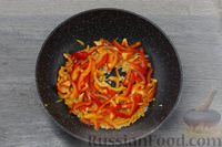 Фото приготовления рецепта: Рис с овощами и стручковой фасолью, на сковороде - шаг №5