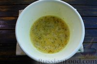 Фото приготовления рецепта: Омлет с цветной капустой и плавленым сыром - шаг №7