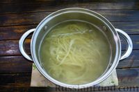 Фото приготовления рецепта: Спагетти в сырно-сливочном соусе - шаг №3