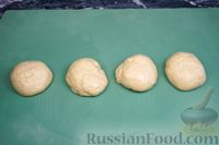 Фото приготовления рецепта: Открытые дрожжевые пироги с мясом и сладким перцем - шаг №12