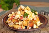 Фото к рецепту: Салат с крабовыми палочками, сыром, яйцами и сухариками