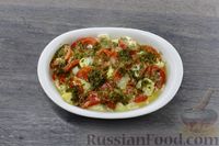 Фото приготовления рецепта: Запеканка из патиссонов с помидорами и сметанно-яичной заливкой - шаг №10