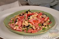 Фото к рецепту: Салат с баклажанами, помидорами и сыром