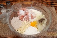 Фото приготовления рецепта: Рубленые куриные котлеты с брынзой и кефиром - шаг №5