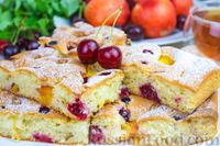Фото к рецепту: Пирог с ягодами и персиками