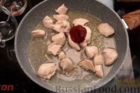 Фото приготовления рецепта: Азу из курицы с изюмом - шаг №6