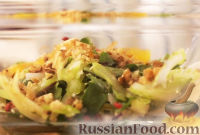 Фото приготовления рецепта: Тосканский салат с фенхелем, апельсинами и орешками - шаг №10