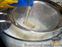 Фото приготовления рецепта: Бананово-молочное желе - шаг №5