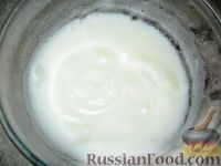 Фото приготовления рецепта: Сырник с клубникой - шаг №4