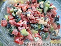 Фото к рецепту: Греческий салат на скорую руку