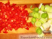 Фото приготовления рецепта: Овощной суп с кукурузой и цветной капустой - шаг №3