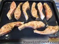 Фото приготовления рецепта: Красная рыба, запеченная в духовке - шаг №6