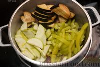 Фото приготовления рецепта: Рагу с баклажанами, кабачками и мясом - шаг №8