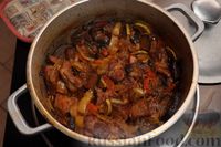Фото приготовления рецепта: Рагу с баклажанами, кабачками и мясом - шаг №11