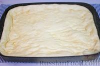 Фото приготовления рецепта: Открытый пирог с фаршем и сыром - шаг №10