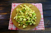 Фото приготовления рецепта: Фриттата с кабачками, фасолью и яблоком - шаг №8