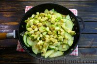 Фото приготовления рецепта: Фриттата с кабачками, фасолью и яблоком - шаг №9