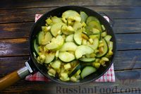 Фото приготовления рецепта: Фриттата с кабачками, фасолью и яблоком - шаг №10