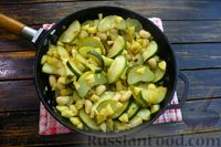Фото приготовления рецепта: Фриттата с кабачками, фасолью и яблоком - шаг №12