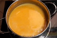 Фото приготовления рецепта: Морковный суп-пюре c плавленым сыром - шаг №10