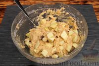 Фото приготовления рецепта: Мягкое яблочное печенье с изюмом и орехами - шаг №11