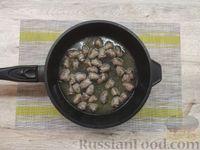 Фото приготовления рецепта: Рагу из куриных сердечек с кукурузой и фасолью - шаг №3