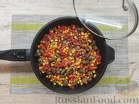 Фото приготовления рецепта: Рагу из куриных сердечек с кукурузой и фасолью - шаг №15