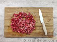 Фото приготовления рецепта: Рагу с фаршем, картошкой и оливками - шаг №9
