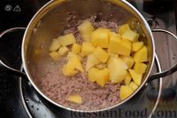 Фото приготовления рецепта: Суп с фаршем, фасолью и овощами - шаг №8