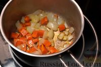 Фото приготовления рецепта: Кукурузный крем-суп с крабовыми палочками - шаг №3
