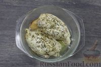 Фото приготовления рецепта: Курица с яблоками, помидорами и сыром (в микроволновке) - шаг №6