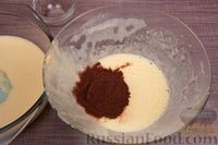 Фото приготовления рецепта: Бисквитный рулет с кокосово-молочным кремом - шаг №6