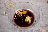 Фото приготовления рецепта: Креветки с брокколи в медово-соевом соусе - шаг №3