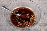 Фото приготовления рецепта: Креветки с брокколи в медово-соевом соусе - шаг №4