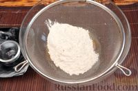 Фото приготовления рецепта: Слоёные пирожки с рыбой, грибами и рисом - шаг №17
