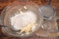 Фото приготовления рецепта: Творожные булочки на рисовой муке, с сырно-чесночной начинкой - шаг №4