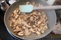 Фото приготовления рецепта: Гречневый киш с творогом, грибами и орехами - шаг №9