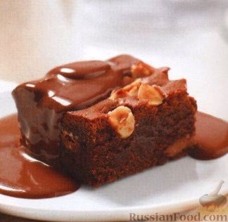 Рецепт Брауни с орехами и шоколадным соусом