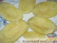 Фото приготовления рецепта: Картофельные лодочки, фаршированные курицей и овощами - шаг №1