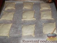 Фото приготовления рецепта: Тандыр самса (слоеные пирожки с мясом по-узбекски) - шаг №17