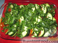 Фото приготовления рецепта: Запеканка с помидорами, цуккини и сыром - шаг №5