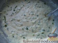 Фото приготовления рецепта: Оладьи на кефире с зеленым луком - шаг №7