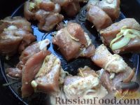 Фото приготовления рецепта: Шашлык свиной в духовке - шаг №9