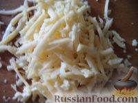 Фото приготовления рецепта: Сырный салат с овощами - шаг №6