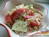 Фото приготовления рецепта: Сырный салат с овощами - шаг №10