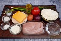 Фото приготовления рецепта: Галета с курицей, помидорами, сыром и луком - шаг №1