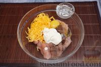Фото приготовления рецепта: Галета с курицей, помидорами, сыром и луком - шаг №10