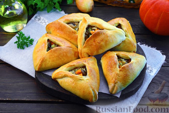 Пирожки из слоеного теста с курицей и шампиньонами, рецепт с фото и видео — l2luna.ru
